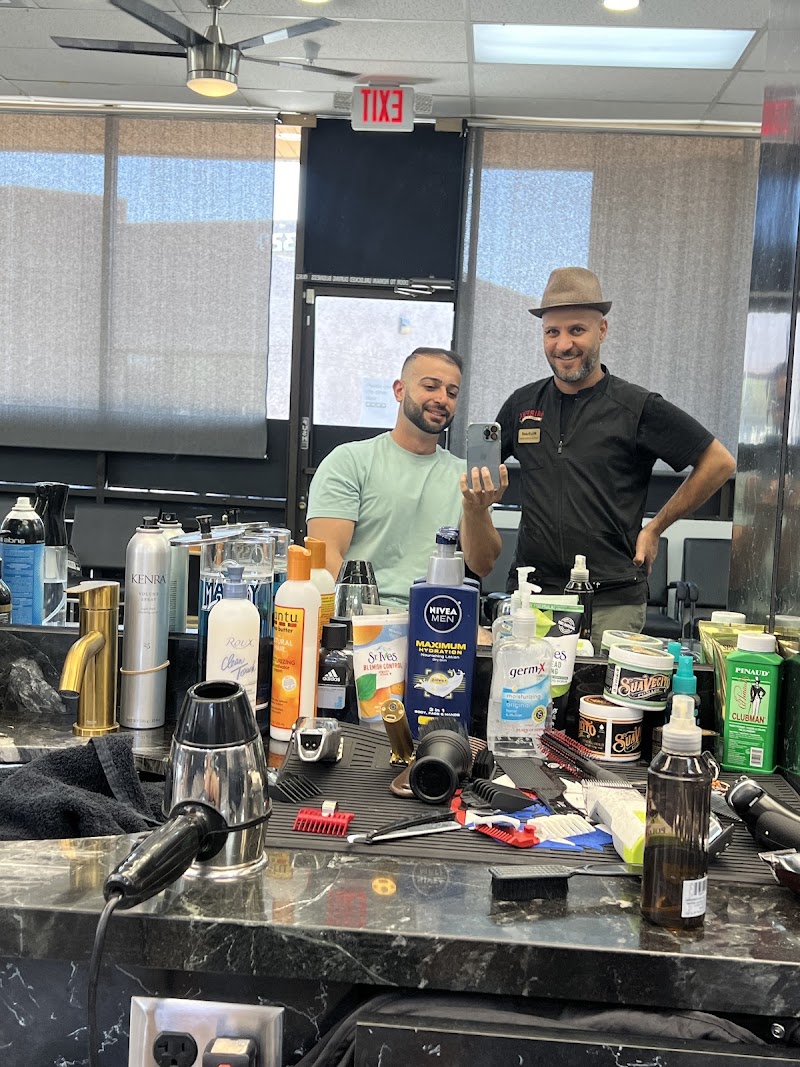 Henry, Senior Barber at HairFlix Barbershop